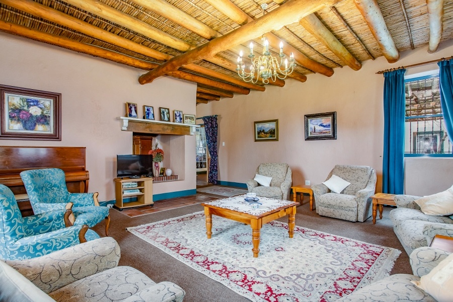5 Bedroom Property for Sale in Uitsig Western Cape